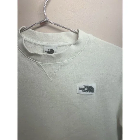 THE NORTH FACE Heritage Patch Crew Sweatshirt Small Eggshell Cream Athletic Fit - Picture 2 of 8